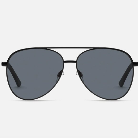 Quay - Vivienne Sunglasses - Black Frame / Smoke Lens - Picture 1 of 2